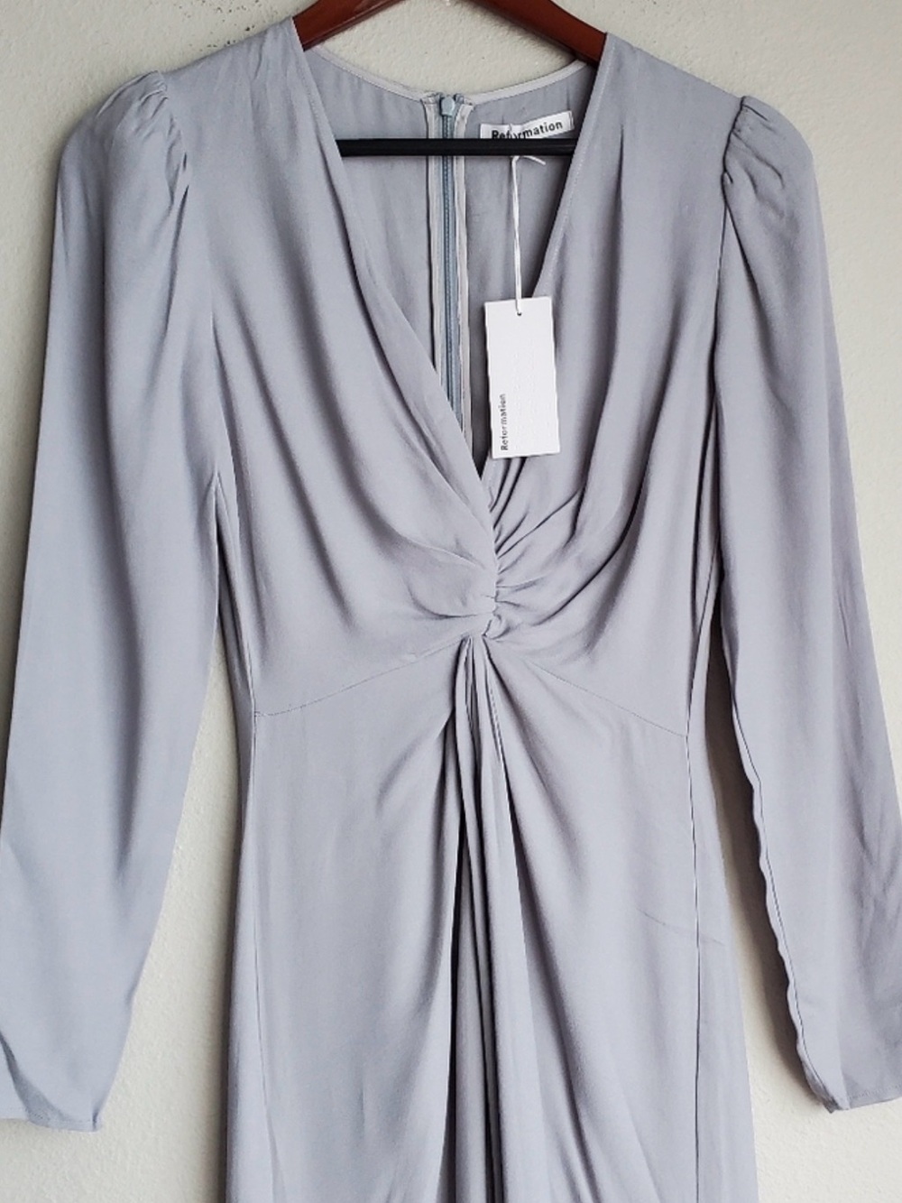 Reformation Gatsby Maxi Dress Fog Gray Twist Front Long Sleeve Size 2 NWT - Picture 2 of 7
